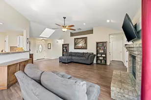 2845 White Oak Dr, Grand Prairie, TX 75052 - Photo 9