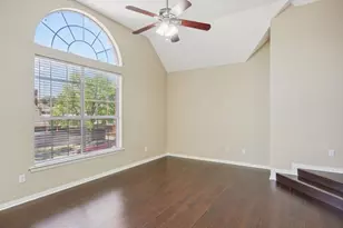 9354 Riverwalk Ln, Irving, TX 75063 - Photo 23