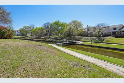 9354 Riverwalk Lane, Irving, TX 75063 - Photo 39