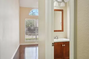 9354 Riverwalk Ln, Irving, TX 75063 - Photo 17