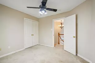 9354 Riverwalk Ln, Irving, TX 75063 - Photo 19