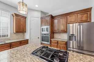 425 Adventurous Shield Dr, Lewisville, TX 75056 - Photo 11