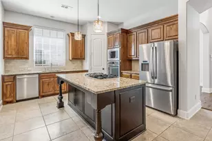 425 Adventurous Shield Dr, Lewisville, TX 75056 - Photo 9