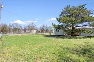 183 3rd St, Elm Mott, TX 76640 - Photo 25