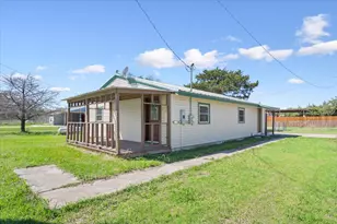 183 3rd St, Elm Mott, TX 76640 - Photo 21