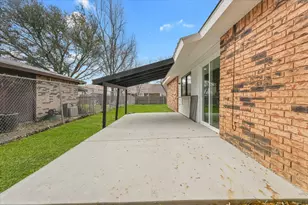 617 Parkvale Ln, Grand Prairie, TX 75052 - Photo 17