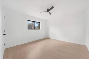 617 Parkvale Ln, Grand Prairie, TX 75052 - Photo 9