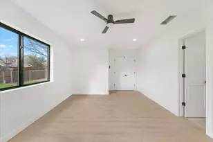 617 Parkvale Ln, Grand Prairie, TX 75052 - Photo 11