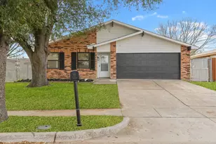 617 Parkvale Ln, Grand Prairie, TX 75052 - Photo 1