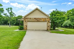 426 Co Rd 3435, Paradise, TX 76073 - Photo 29
