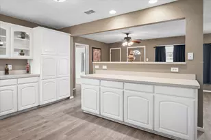 1613 Dale Dr, Arlington, TX 76010 - Photo 7