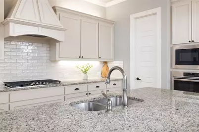 8300 Odell Street, North Richland Hills, TX 76182 - Photo 15