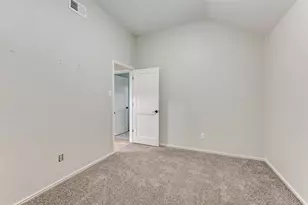 4950 Highbank Dr, Arlington, TX 76018 - Photo 17