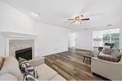 3901 Silver Meadow Lane, Grand Prairie, TX 75052 - Photo 5