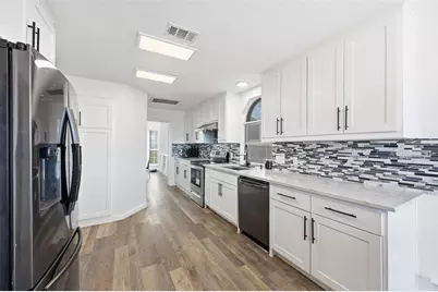 3901 Silver Meadow Lane, Grand Prairie, TX 75052 - Photo 7