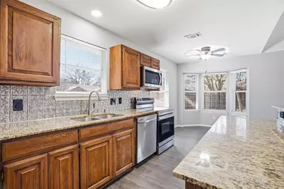 1154 Miles Avenue, Burleson, TX 76028 - Photo 15