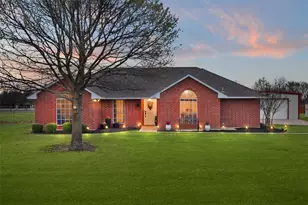 1121 Pierce Rd, Red Oak, TX 75154 - Photo 1