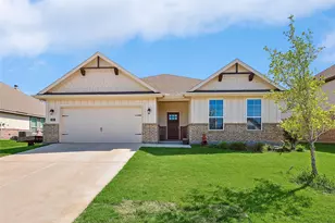 808 Feather Edge, Springtown, TX 76082 - Photo 1