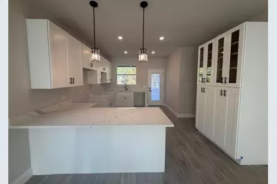 5206 Stoneridge Drive, Granbury, TX 76048 - Photo 3