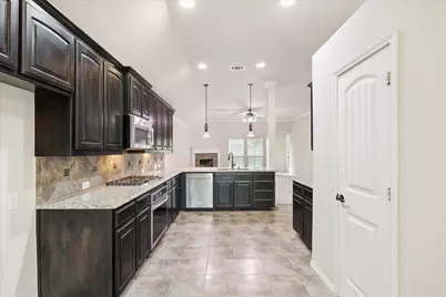 612 Ravenwood Drive, Saginaw, TX 76179 - Photo 11