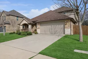 612 Ravenwood Dr, Saginaw, TX 76179 - Photo 3