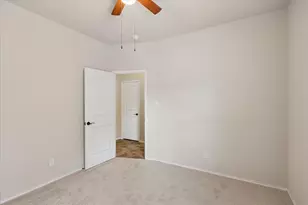 612 Ravenwood Dr, Saginaw, TX 76179 - Photo 25