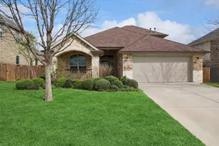 612 Ravenwood Dr, Saginaw, TX 76179 - Photo 1