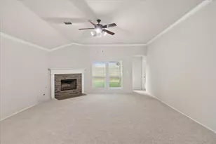 612 Ravenwood Dr, Saginaw, TX 76179 - Photo 7