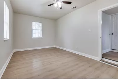 2415 Bethurum Avenue, Dallas, TX 75215 - Photo 19