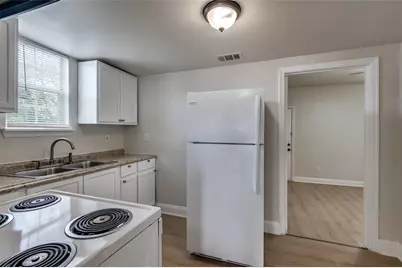 2415 Bethurum Avenue, Dallas, TX 75215 - Photo 9