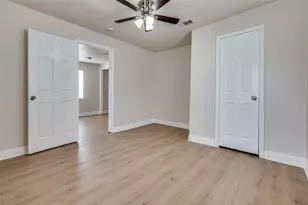 2415 Bethurum Ave, Dallas, TX 75215 - Photo 17