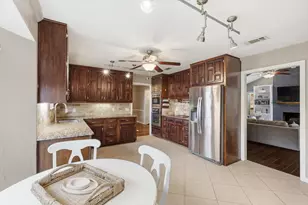 1115 Wiltshire Dr, Carrollton, TX 75007 - Photo 15