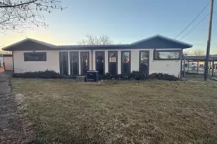 808 Flamingo Rd, Granbury, TX 76049 - Photo 3