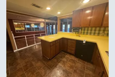 808 Flamingo Road, Granbury, TX 76049 - Photo 9