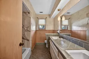 9846 Crestwick Dr, Dallas, TX 75238 - Photo 21