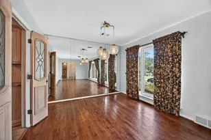 9846 Crestwick Dr, Dallas, TX 75238 - Photo 5