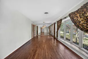 9846 Crestwick Dr, Dallas, TX 75238 - Photo 3