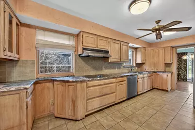 9846 Crestwick Drive, Dallas, TX 75238 - Photo 9