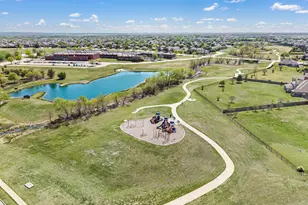 813 Amberwood Ct, Fort Worth, TX 76052 - Photo 33