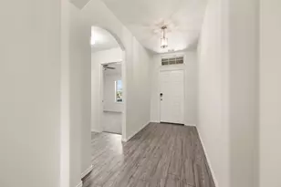 813 Amberwood Ct, Fort Worth, TX 76052 - Photo 3