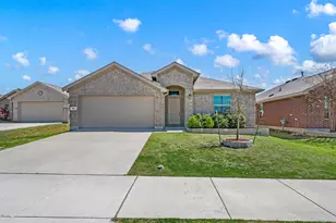 813 Amberwood Ct, Fort Worth, TX 76052 - Photo 1