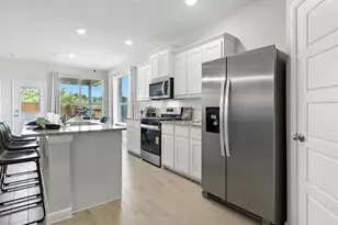 617 Harvey St, Grandview, TX 76050 - Photo 3