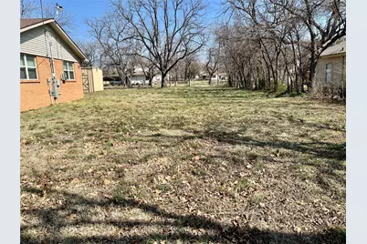 301 Sherman Street, Nocona, TX 76255 - Photo 3