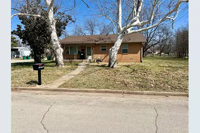 301 Sherman Street, Nocona, TX 76255 - Photo 1