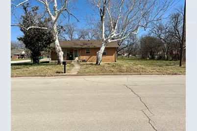 301 Sherman Street, Nocona, TX 76255 - Photo 5