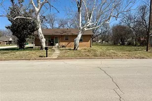 301 Sherman St, Nocona, TX 76255 - Photo 5