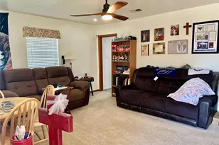 301 Sherman St, Nocona, TX 76255 - Photo 11