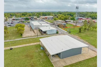 224 W Liberty Street, Pilot Point, TX 76258 - Photo 3