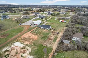 2225 J E Woody Rd, Springtown, TX 76082 - Photo 29