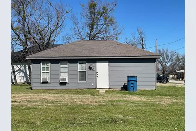 1000 E 10th Avenue, Corsicana, TX 75110 - Photo 1
